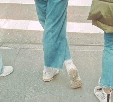 Wide-Leg Jeans 101: Styling Tips for Effortless Fashion